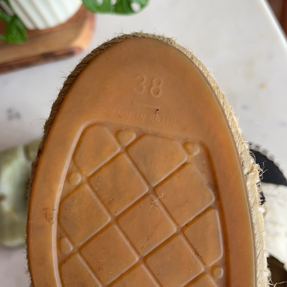 Espadrilles - Picture 3 of 4